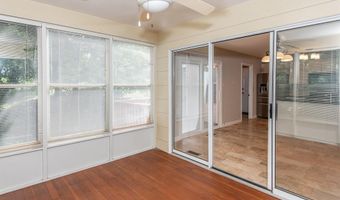 925 Westrun Dr, Ballwin, MO 63021