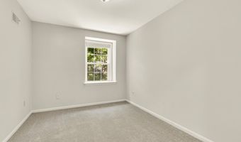 8 SANGAMORE Ct, Bethesda, MD 20816