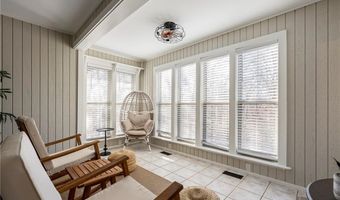 6 Hursley Ln, Bella Vista, AR 72714