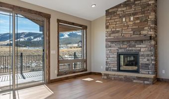 18 RAINBOW VALLEY LODGE Rd, Centennial, WY 82055