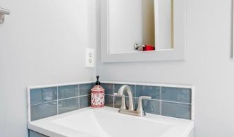 38 GREAT PINES Ct, Rockville, MD 20850