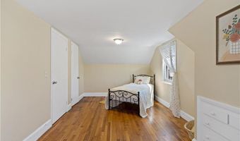 5 St Theresa Ave, Bristol, RI 02809