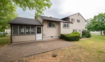 540 Sherman Ave, Belford, NJ 07718