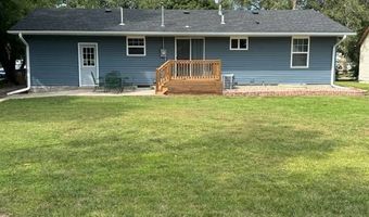 624 J St, Aurora, NE 68818