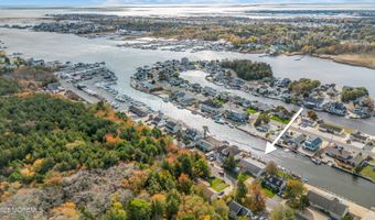 64 Harbor Inn Rd, Bayville, NJ 08721