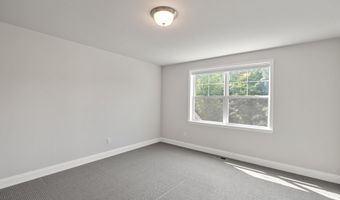 3048 N Spurway Dr, Ann Arbor, MI 48105