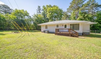 35 DOGWOOD St, West Point, GA 31833