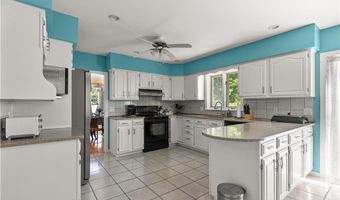 20 Morrison Ave, Middletown, RI 02840