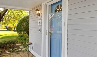 119 Corey Ln, Middletown, RI 02842