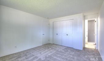 2916 Iowa Ave, Caldwell, ID 83605