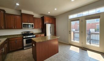 208 W HYDE St, Arlington Heights, IL 60005