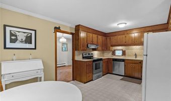105 Newell Dr, Cumberland, RI 02864