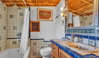 51 Atalaya Rd, Arroyo Hondo, NM 87513