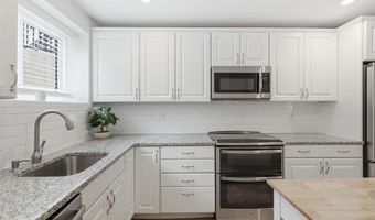 8901 BATTERY Pl 34, Bethesda, MD 20814