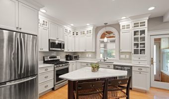 6 Gardner St, Beverly, MA 01915