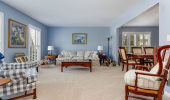 2219 Barrett Dr, Algonquin, IL 60102