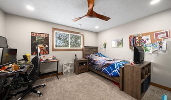 1012 S Nicholas Ave, Brandon, SD 57005