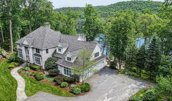 62 Riverford Rd, Brookfield, CT 06804