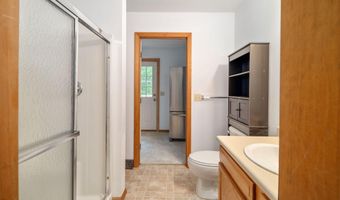 1129 Meadowdale Rd, Altamont, NY 12009