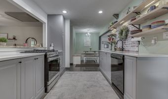 110 N Tresslar Ave, Bargersville, IN 46106