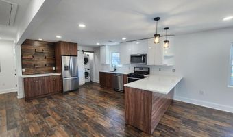 105 Summit Ave, Belford, NJ 07718