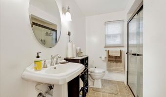 1921 E 10th St, Anderson, IN 46012