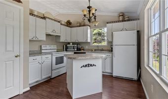 66 Hunters Crossing Dr, Coventry, RI 02816