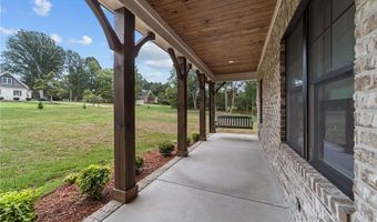 2589 Northmont Lake Dr, Asheboro, NC 27205