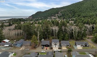1096 1098 NE 12TH Ave, Rockaway Beach, OR 97136