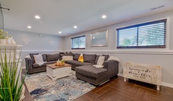 441 S Yale Ave, Addison, IL 60101