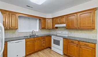 1935 Brookwood Dr, Akron, OH 44313