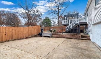 225 Vistaoak Ct, Ballwin, MO 63021