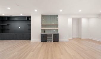 112 N HIGHLAND St, Arlington, VA 22201
