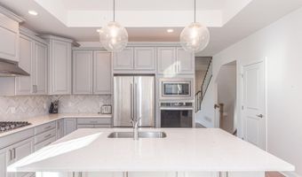 3341 Roseford Blvd, Ann Arbor, MI 48105