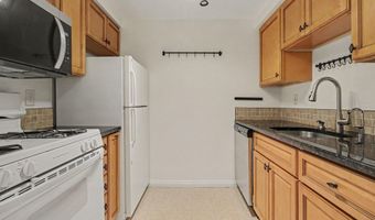 541 Long Shore Dr, Ann Arbor, MI 48105