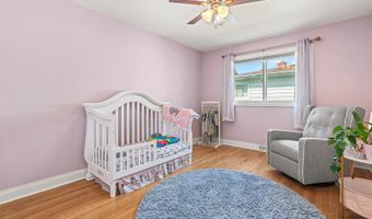 330 N Country Club Dr, Addison, IL 60101