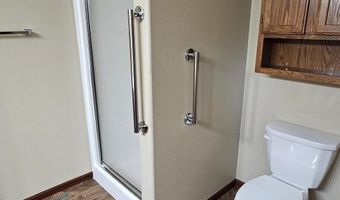 2702 Railroad Cir, Aberdeen, SD 57401