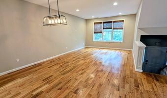 15 Old Oak Dr 15, Brookfield, CT 06804