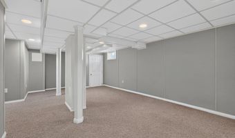 30 W Park Ave, Avenel, NJ 07001