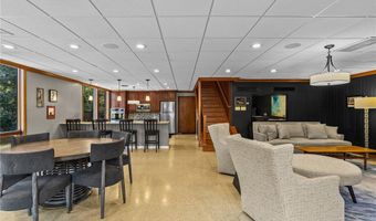 25 Logan Rd, Alton, IL 62002