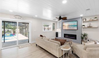 327 FRANCIS Dr, Apollo Beach, FL 33572