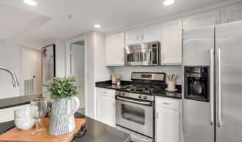 1021 N GARFIELD St N 606, Arlington, VA 22201