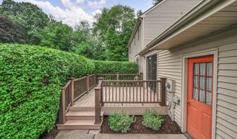 2 Sachem Dr, Cromwell, CT 06416