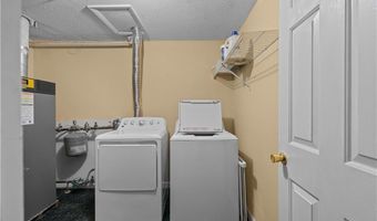 66 Girard Ave 401, Newport, RI 02840