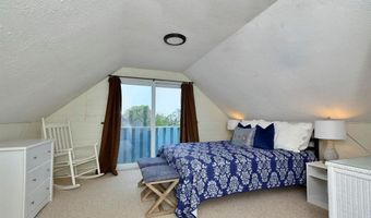 24 Redwood Dr, Narragansett, RI 02882