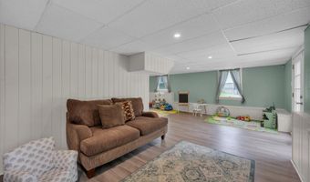 7 Beechwood Cir, Cromwell, CT 06416