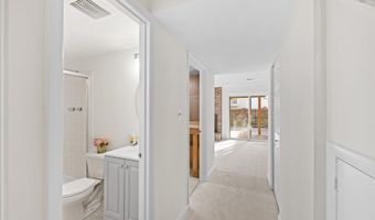 4619 MAYHUNT Ct, Alexandria, VA 22312