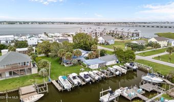 319 Old Causeway Rd, Atlantic Beach, NC 28512