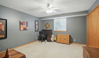 4942 Hemingway Dr, Ames, IA 50014
