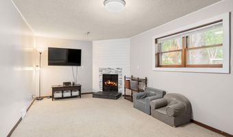1304 Swanhill Dr, Albert Lea, MN 56007